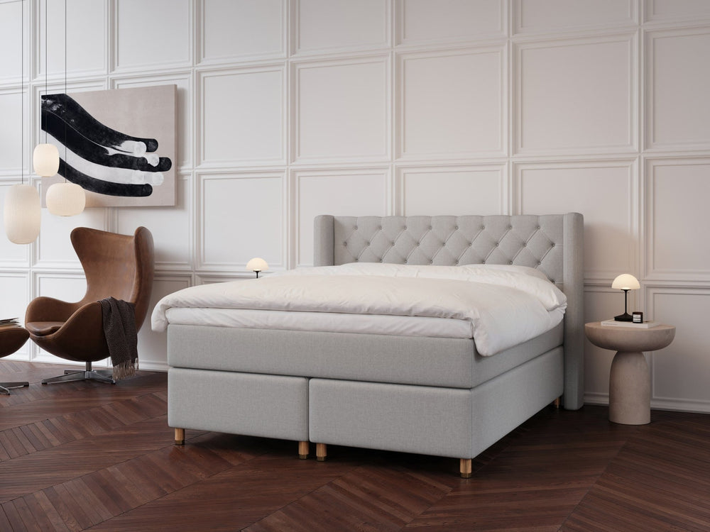 Eira Fjäll 160x200 Lysegrå Nordic Dream tilbyr senger med skandinavisk design og materialer av høy kvalitet. Opplev perfekt komfort for en god natts søvn. Bestill din i dag!