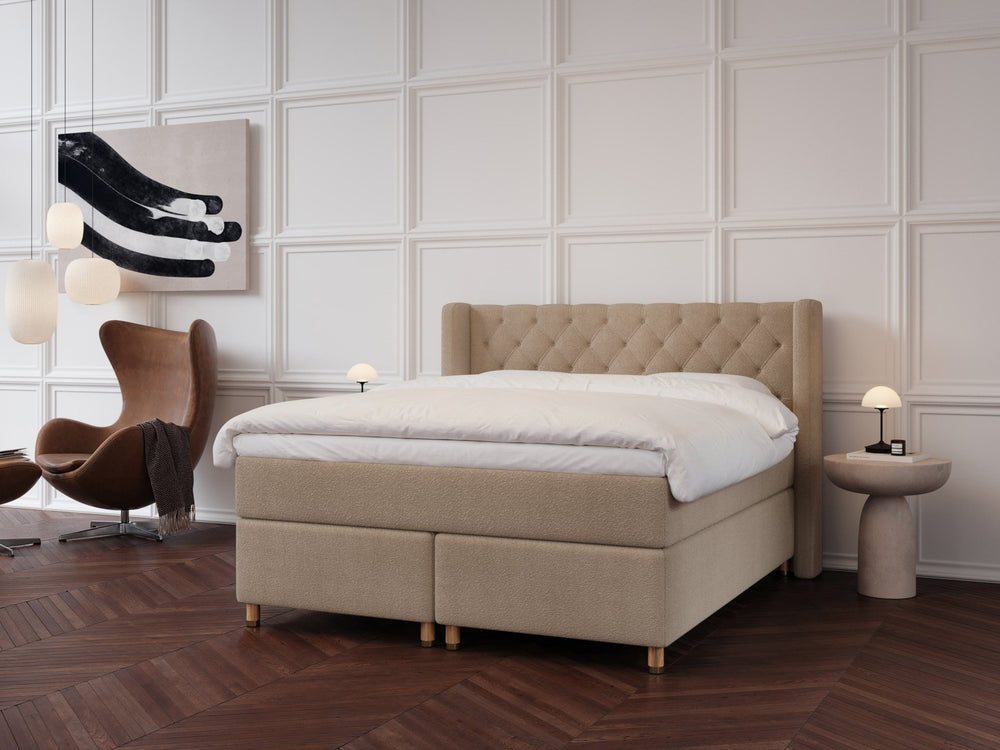 Eira Fjäll 180x200 Bouclé latte Nordic Dream tilbyr senger med skandinavisk design og materialer av høy kvalitet. Opplev perfekt komfort for en god natts søvn. Bestill din i dag!