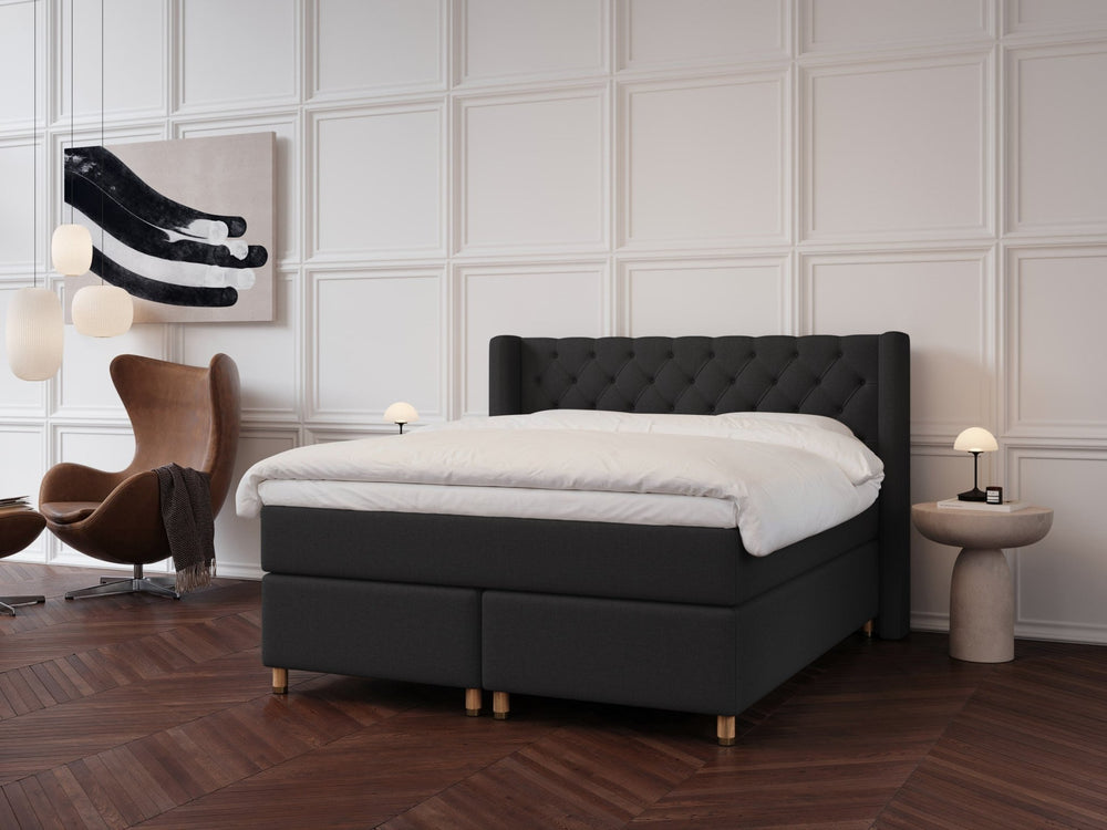 Eira Fjäll 180x210 Antrasitt Nordic Dream tilbyr senger med skandinavisk design og materialer av høy kvalitet. Opplev perfekt komfort for en god natts søvn. Bestill din i dag!