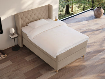 Eira Fjord 140x200 Bouclé latte Nordic Dream tilbyr senger med skandinavisk design og materialer av høy kvalitet. Opplev perfekt komfort for en god natts søvn. Bestill din i dag!