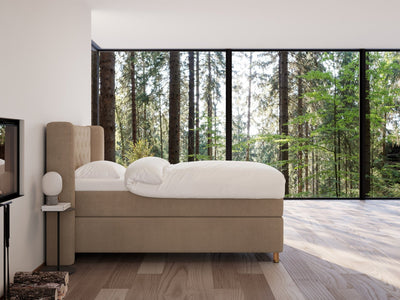 Eira Fjord 140x200 Bouclé latte Nordic Dream tilbyr senger med skandinavisk design og materialer av høy kvalitet. Opplev perfekt komfort for en god natts søvn. Bestill din i dag!