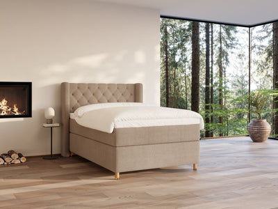 Eira Fjord 140x200 Bouclé latte Nordic Dream tilbyr senger med skandinavisk design og materialer av høy kvalitet. Opplev perfekt komfort for en god natts søvn. Bestill din i dag!