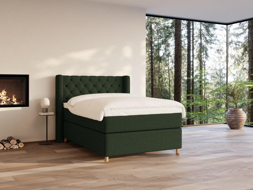 Eira Fjord 140x200 Mørkegrøn Nordic Dream tilbyr senger med skandinavisk design og materialer av høy kvalitet. Opplev perfekt komfort for en god natts søvn. Bestill din i dag!