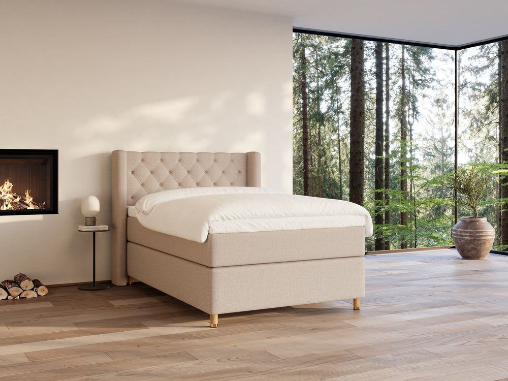 Eira Fjord 140x200 Sand Nordic Dream tilbyr senger med skandinavisk design og materialer av høy kvalitet. Opplev perfekt komfort for en god natts søvn. Bestill din i dag!