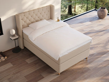 Eira Fjord 140x200 Sand Nordic Dream tilbyr senger med skandinavisk design og materialer av høy kvalitet. Opplev perfekt komfort for en god natts søvn. Bestill din i dag!