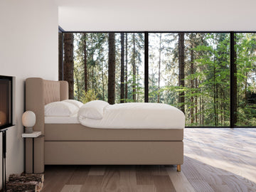 Eira Fjord 160x200 Brun Nordic Dream tilbyr senger med skandinavisk design og materialer av høy kvalitet. Opplev perfekt komfort for en god natts søvn. Bestill din i dag!