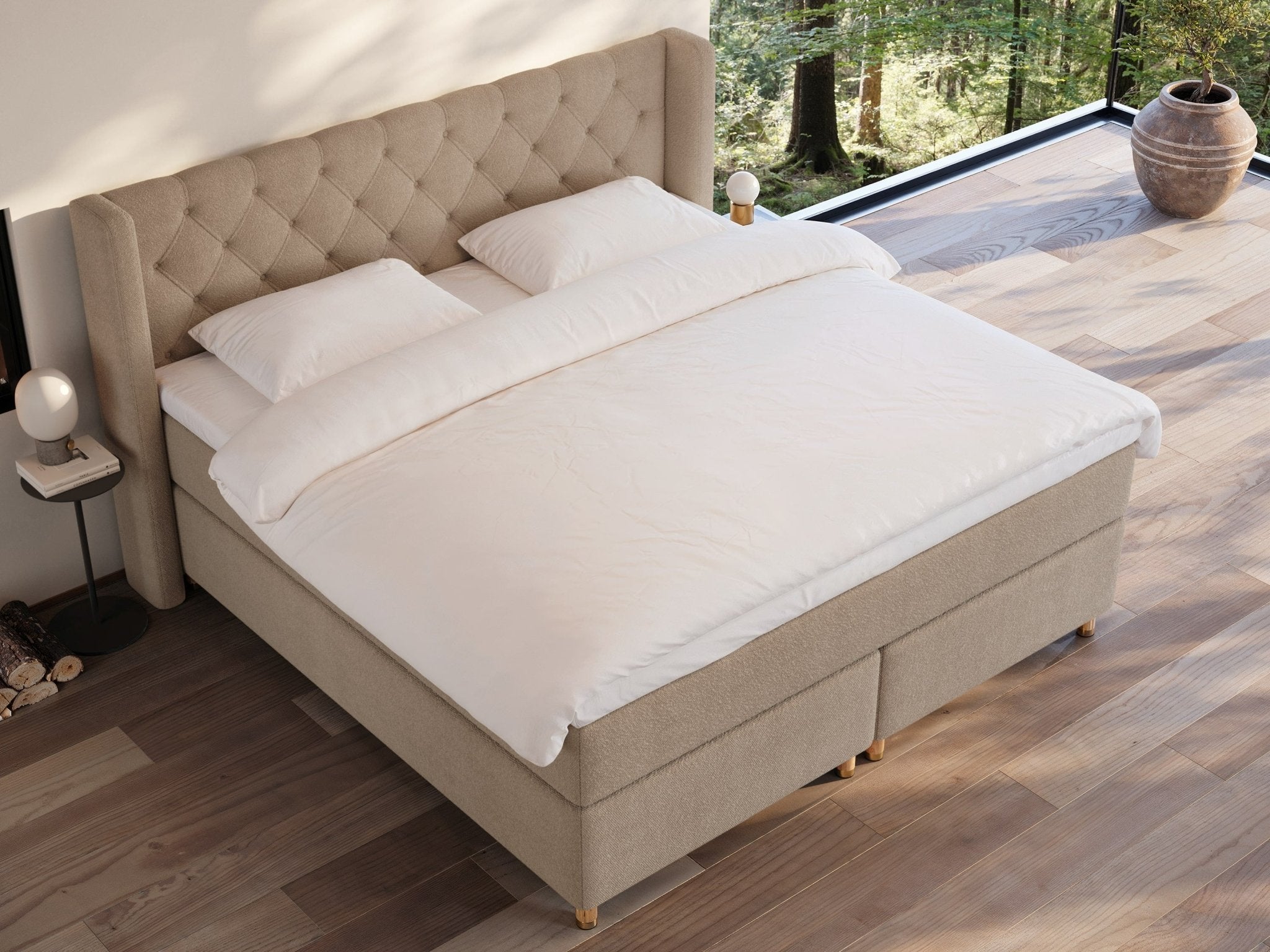 Eira Fjord 210x210 Bouclé latte Nordic Dream tilbyr senger med skandinavisk design og materialer av høy kvalitet. Opplev perfekt komfort for en god natts søvn. Bestill din i dag!