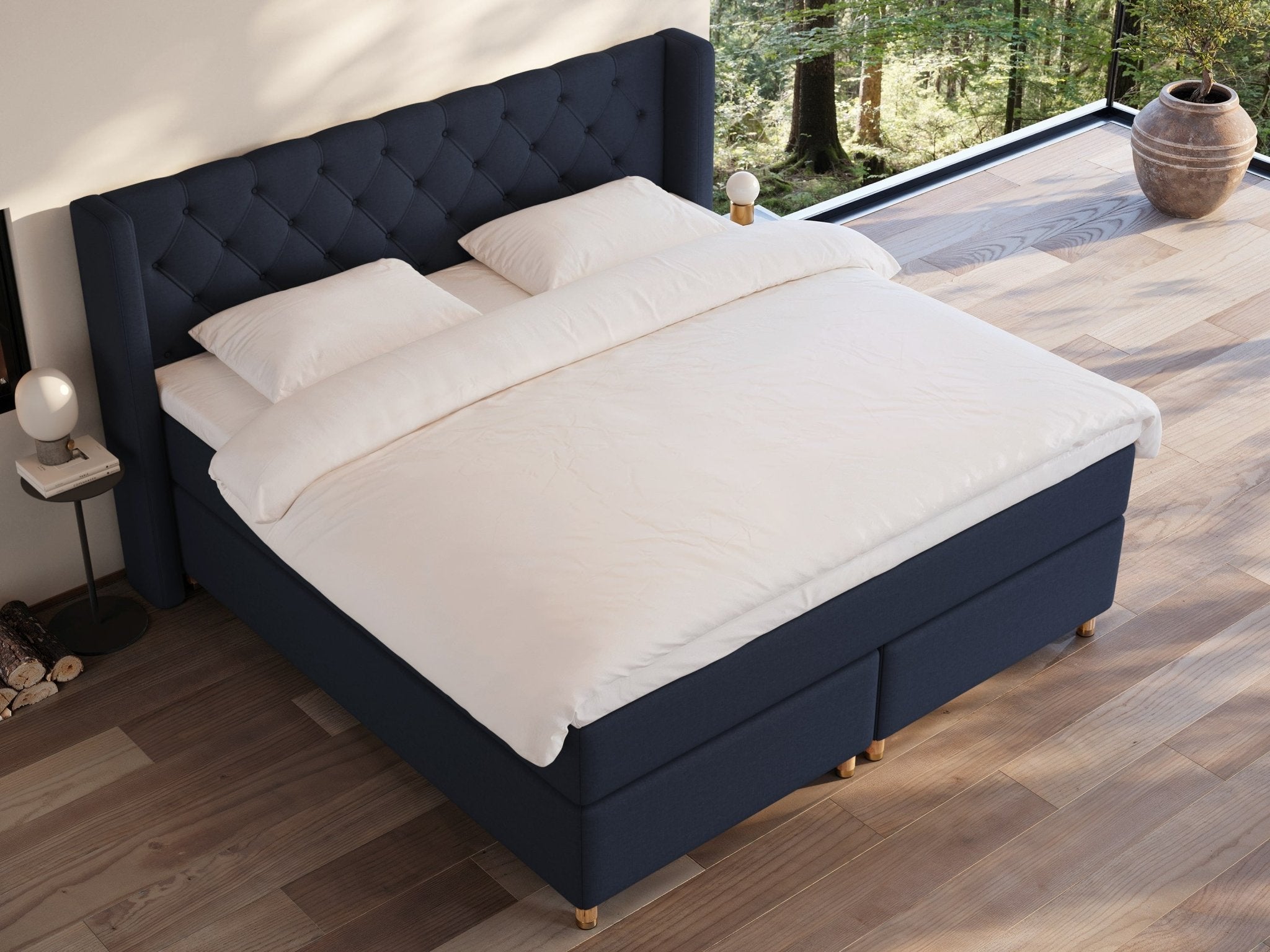 Eira Fjord 210x210 Mørkeblå Nordic Dream tilbyr senger med skandinavisk design og materialer av høy kvalitet. Opplev perfekt komfort for en god natts søvn. Bestill din i dag!