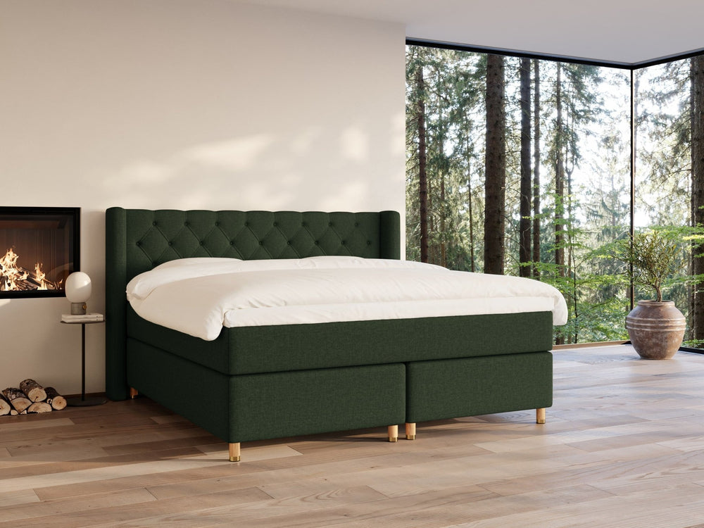 Eira Fjord 220x220 Mørkegrøn Nordic Dream tilbyr senger med skandinavisk design og materialer av høy kvalitet. Opplev perfekt komfort for en god natts søvn. Bestill din i dag!