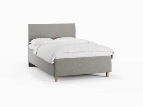 Freja Fjord 140x200 Lysegrå Nordic Dream tilbyr senger med skandinavisk design og materialer av høy kvalitet. Opplev perfekt komfort for en god natts søvn. Bestill din i dag!