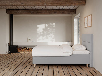 Freja Fjord 140x210 Lysegrå Nordic Dream tilbyr senger med skandinavisk design og materialer av høy kvalitet. Opplev perfekt komfort for en god natts søvn. Bestill din i dag!