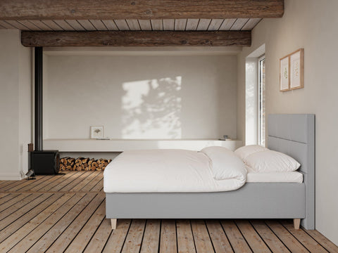 Freja Fjord 160x200 Lysegrå Nordic Dream tilbyr senger med skandinavisk design og materialer av høy kvalitet. Opplev perfekt komfort for en god natts søvn. Bestill din i dag!