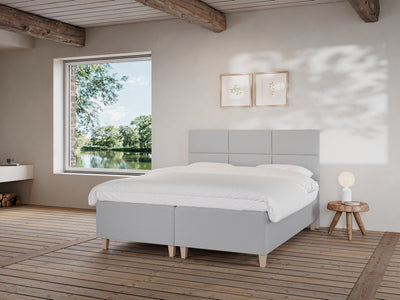 Freja Fjord 180x200 Lysegrå Nordic Dream tilbyr senger med skandinavisk design og materialer av høy kvalitet. Opplev perfekt komfort for en god natts søvn. Bestill din i dag!