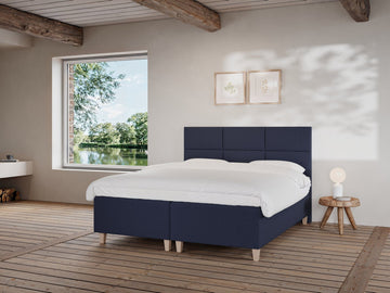 Freja Fjord 180x200 Mørkeblå Nordic Dream tilbyr senger med skandinavisk design og materialer av høy kvalitet. Opplev perfekt komfort for en god natts søvn. Bestill din i dag!