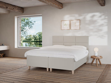Freja Fjord 180x210 Sand Nordic Dream tilbyr senger med skandinavisk design og materialer av høy kvalitet. Opplev perfekt komfort for en god natts søvn. Bestill din i dag!
