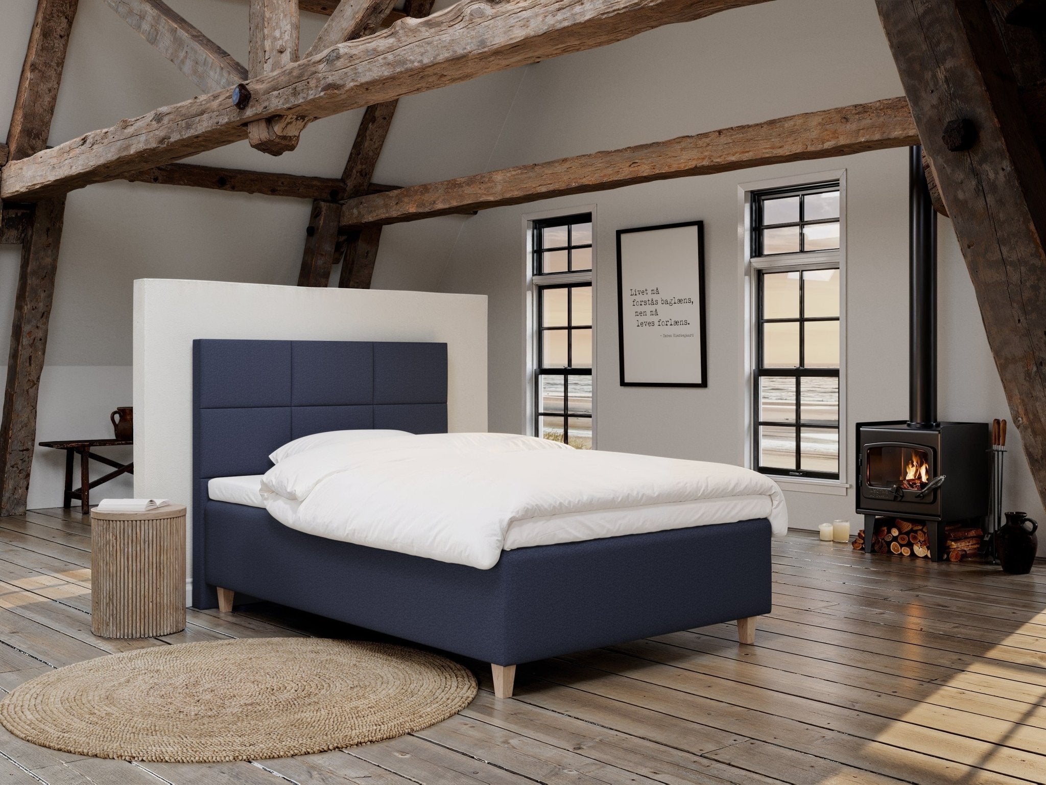 Freja Nordlys 120x200 Mørkeblå Nordic Dream tilbyr senger med skandinavisk design og materialer av høy kvalitet. Opplev perfekt komfort for en god natts søvn. Bestill din i dag!