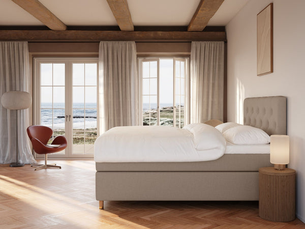 Nora Fjäll 160x200 Brun Nordic Dream tilbyr senger med skandinavisk design og materialer av høy kvalitet. Opplev perfekt komfort for en god natts søvn. Bestill din i dag!
