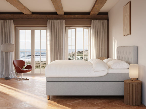 Nora Fjäll 160x200 Lysegrå Nordic Dream tilbyr senger med skandinavisk design og materialer av høy kvalitet. Opplev perfekt komfort for en god natts søvn. Bestill din i dag!
