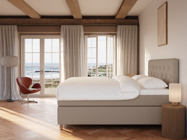 Nora Fjäll 200x200 Brun Nordic Dream tilbyr senger med skandinavisk design og materialer av høy kvalitet. Opplev perfekt komfort for en god natts søvn. Bestill din i dag!