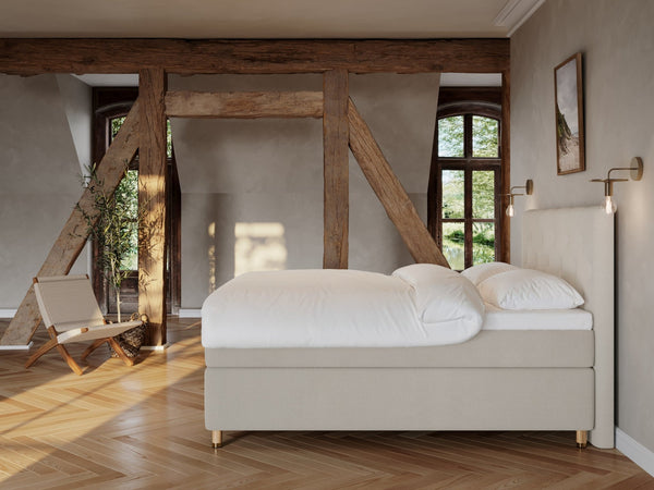 Nora Fjord 180x210 Bouclé cream Nordic Dream tilbyr senger med skandinavisk design og materialer av høy kvalitet. Opplev perfekt komfort for en god natts søvn. Bestill din i dag!