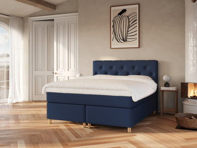 Nora Nordlys 180x200 Mørkeblå Nordic Dream tilbyr senger med skandinavisk design og materialer av høy kvalitet. Opplev perfekt komfort for en god natts søvn. Bestill din i dag!