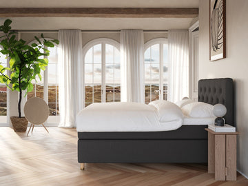 Nora Nordlys 180x210 Antrasitt Nordic Dream tilbyr senger med skandinavisk design og materialer av høy kvalitet. Opplev perfekt komfort for en god natts søvn. Bestill din i dag!