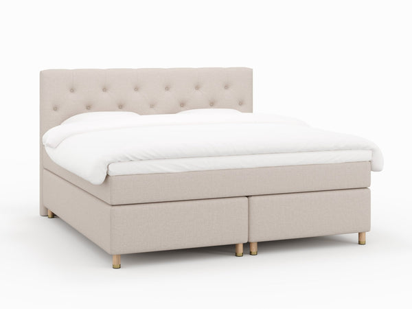 Nora Nordlys 200x200 Sand Nordic Dream tilbyr senger med skandinavisk design og materialer av høy kvalitet. Opplev perfekt komfort for en god natts søvn. Bestill din i dag!