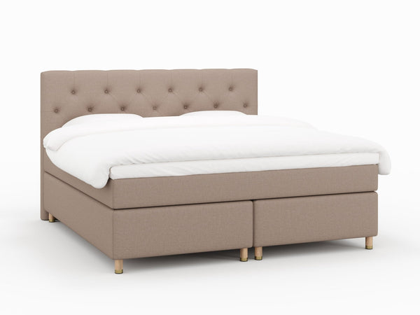 Nora Nordlys 210x210 Brun Nordic Dream tilbyr senger med skandinavisk design og materialer av høy kvalitet. Opplev perfekt komfort for en god natts søvn. Bestill din i dag!
