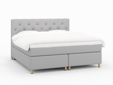 Nora Nordlys 210x210 Lysegrå Nordic Dream tilbyr senger med skandinavisk design og materialer av høy kvalitet. Opplev perfekt komfort for en god natts søvn. Bestill din i dag!
