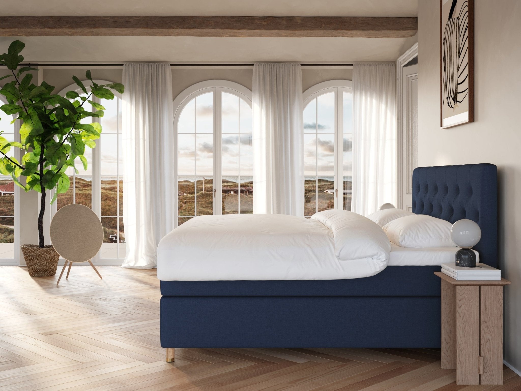 Nora Nordlys 210x210 Mørkeblå Nordic Dream tilbyr senger med skandinavisk design og materialer av høy kvalitet. Opplev perfekt komfort for en god natts søvn. Bestill din i dag!