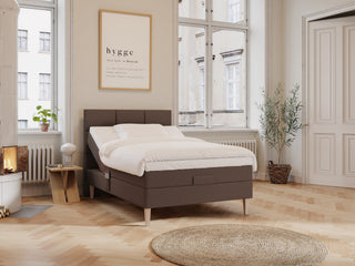 Ragna Älv 120x200 Mørk brun Nordic Dream tilbyr senger med skandinavisk design og materialer av høy kvalitet. Opplev perfekt komfort for en god natts søvn. Bestill din i dag!