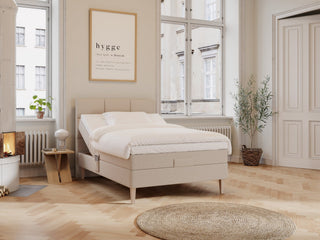 Ragna Älv 140x200 Sand Nordic Dream tilbyr senger med skandinavisk design og materialer av høy kvalitet. Opplev perfekt komfort for en god natts søvn. Bestill din i dag!