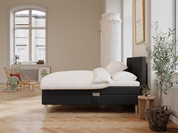 Ragna Älv 160x200 Antrasitt Nordic Dream tilbyr senger med skandinavisk design og materialer av høy kvalitet. Opplev perfekt komfort for en god natts søvn. Bestill din i dag!