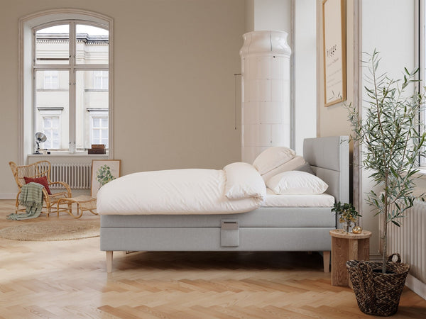 Ragna Älv 180x210 Lysegrå Nordic Dream tilbyr senger med skandinavisk design og materialer av høy kvalitet. Opplev perfekt komfort for en god natts søvn. Bestill din i dag!