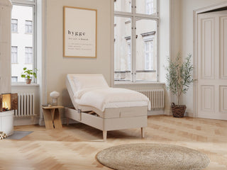 Ragna Älv 90x200 Sand Nordic Dream tilbyr senger med skandinavisk design og materialer av høy kvalitet. Opplev perfekt komfort for en god natts søvn. Bestill din i dag!