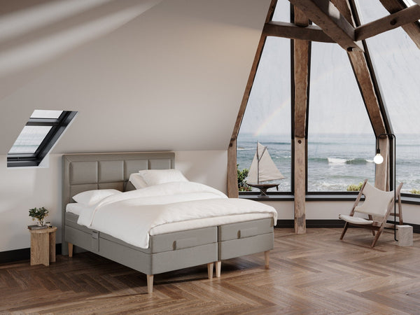 Ragna Fjord 160x200 Lysegrå Nordic Dream tilbyr senger med skandinavisk design og materialer av høy kvalitet. Opplev perfekt komfort for en god natts søvn. Bestill din i dag!