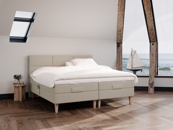 Ragna Fjord 210x210 Sand Nordic Dream tilbyr senger med skandinavisk design og materialer av høy kvalitet. Opplev perfekt komfort for en god natts søvn. Bestill din i dag!