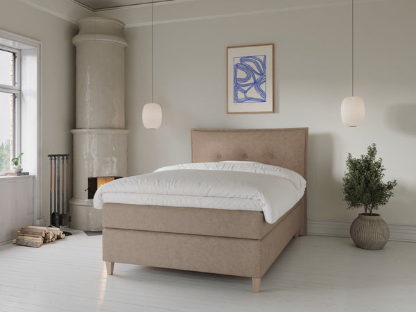 Snefrid Älv 140x210 Bouclé latte Nordic Dream tilbyr senger med skandinavisk design og materialer av høy kvalitet. Opplev perfekt komfort for en god natts søvn. Bestill din i dag!