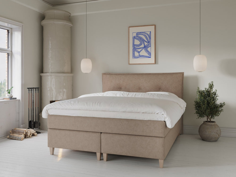 Snefrid Älv 160x200 Bouclé latte Nordic Dream tilbyr senger med skandinavisk design og materialer av høy kvalitet. Opplev perfekt komfort for en god natts søvn. Bestill din i dag!