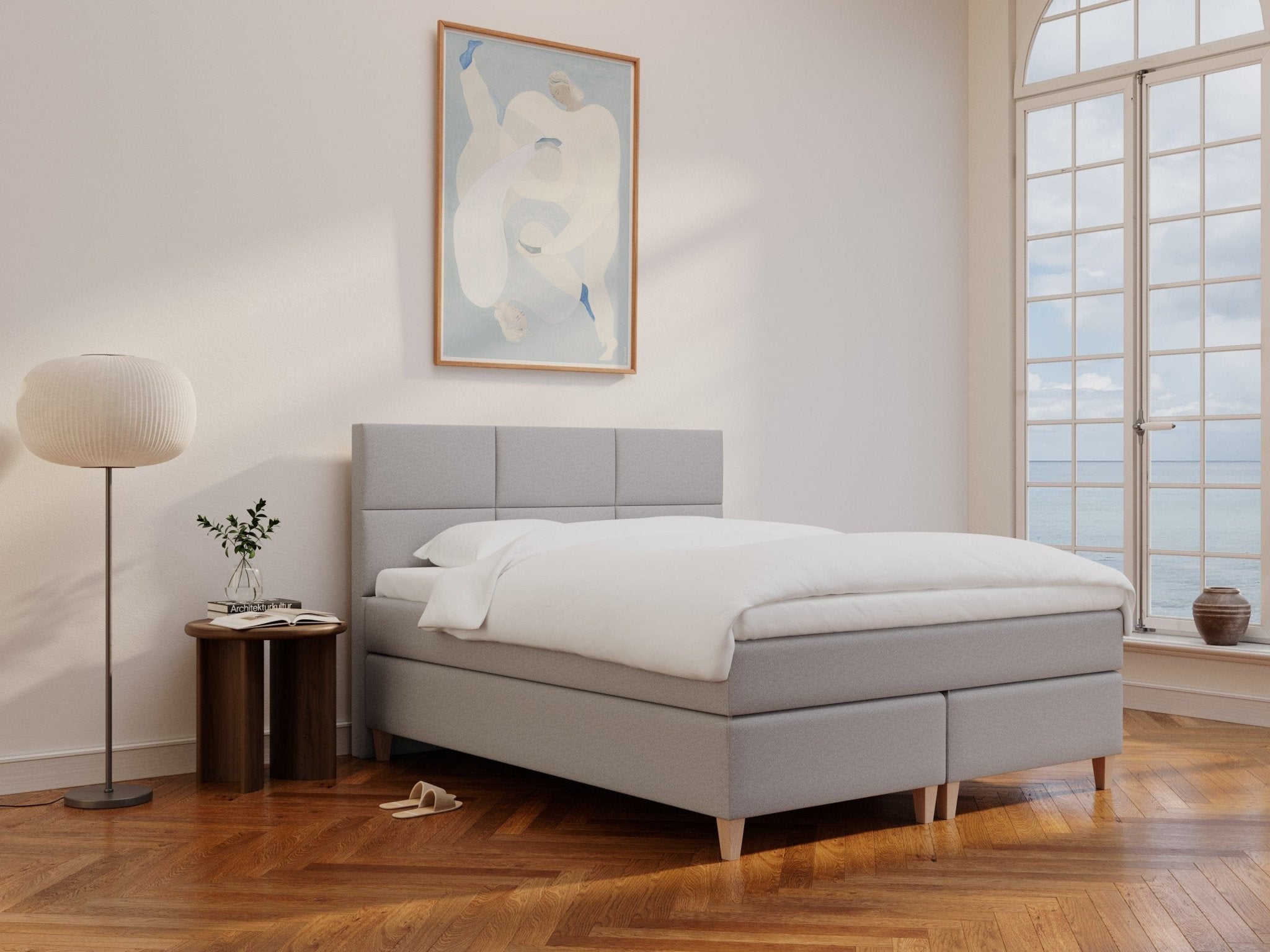 Snefrid Älv 180x200 Lysegrå Nordic Dream tilbyr senger med skandinavisk design og materialer av høy kvalitet. Opplev perfekt komfort for en god natts søvn. Bestill din i dag!