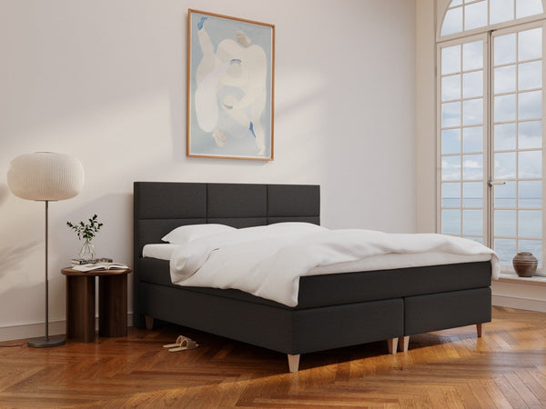 Snefrid Älv 200x200 Antrasitt Nordic Dream tilbyr senger med skandinavisk design og materialer av høy kvalitet. Opplev perfekt komfort for en god natts søvn. Bestill din i dag!