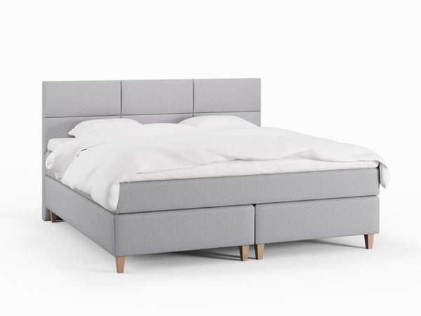 Snefrid Älv 200x200 Lysegrå Nordic Dream tilbyr senger med skandinavisk design og materialer av høy kvalitet. Opplev perfekt komfort for en god natts søvn. Bestill din i dag!