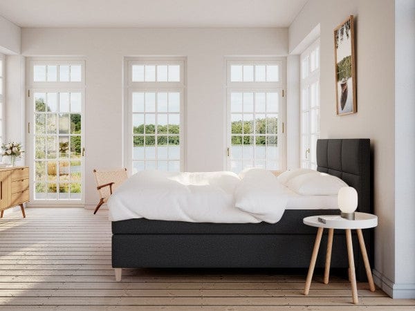 Snefrid Fjäll 150x200 Antrasitt Nordic Dream tilbyr senger med skandinavisk design og materialer av høy kvalitet. Opplev perfekt komfort for en god natts søvn. Bestill din i dag!
