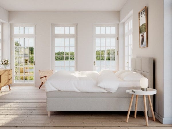 Snefrid Fjäll 150x200 Sand Nordic Dream tilbyr senger med skandinavisk design og materialer av høy kvalitet. Opplev perfekt komfort for en god natts søvn. Bestill din i dag!