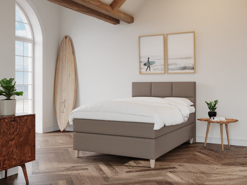 Snefrid Fjord 140x200 Brun Nordic Dream tilbyr senger med skandinavisk design og materialer av høy kvalitet. Opplev perfekt komfort for en god natts søvn. Bestill din i dag!