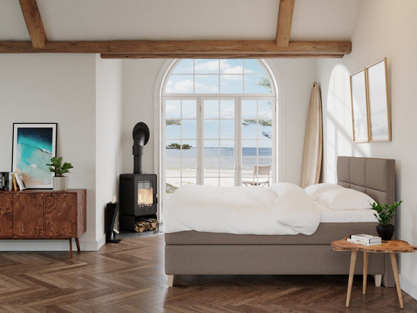 Snefrid Fjord 160x210 Brun Nordic Dream tilbyr senger med skandinavisk design og materialer av høy kvalitet. Opplev perfekt komfort for en god natts søvn. Bestill din i dag!