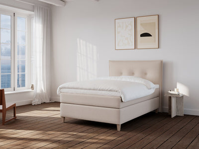 Snefrid Nordlys 120x200 Sand Nordic Dream tilbyr senger med skandinavisk design og materialer av høy kvalitet. Opplev perfekt komfort for en god natts søvn. Bestill din i dag!