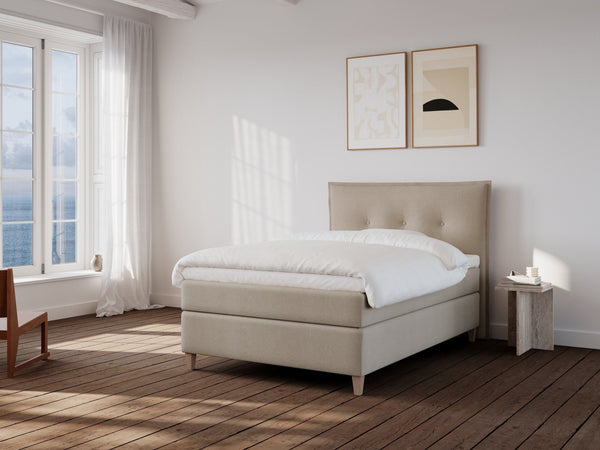 Snefrid Nordlys 140x200 Bouclé latte Nordic Dream tilbyr senger med skandinavisk design og materialer av høy kvalitet. Opplev perfekt komfort for en god natts søvn. Bestill din i dag!