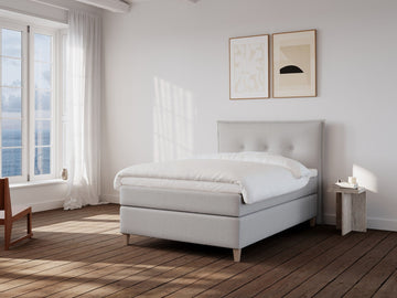 Snefrid Nordlys 140x200 Lysegrå Nordic Dream tilbyr senger med skandinavisk design og materialer av høy kvalitet. Opplev perfekt komfort for en god natts søvn. Bestill din i dag!