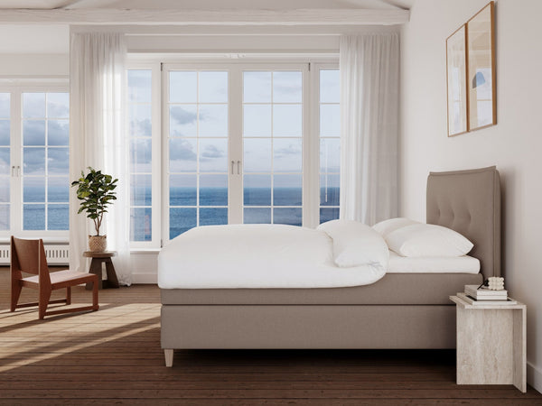 Snefrid Nordlys 160x200 Brun Nordic Dream tilbyr senger med skandinavisk design og materialer av høy kvalitet. Opplev perfekt komfort for en god natts søvn. Bestill din i dag!